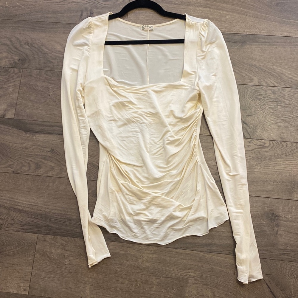 Cute cream color blouse!